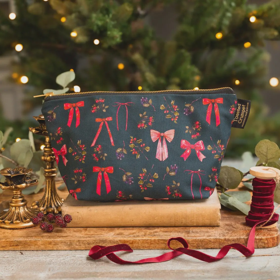 Bows and Berries Washbag