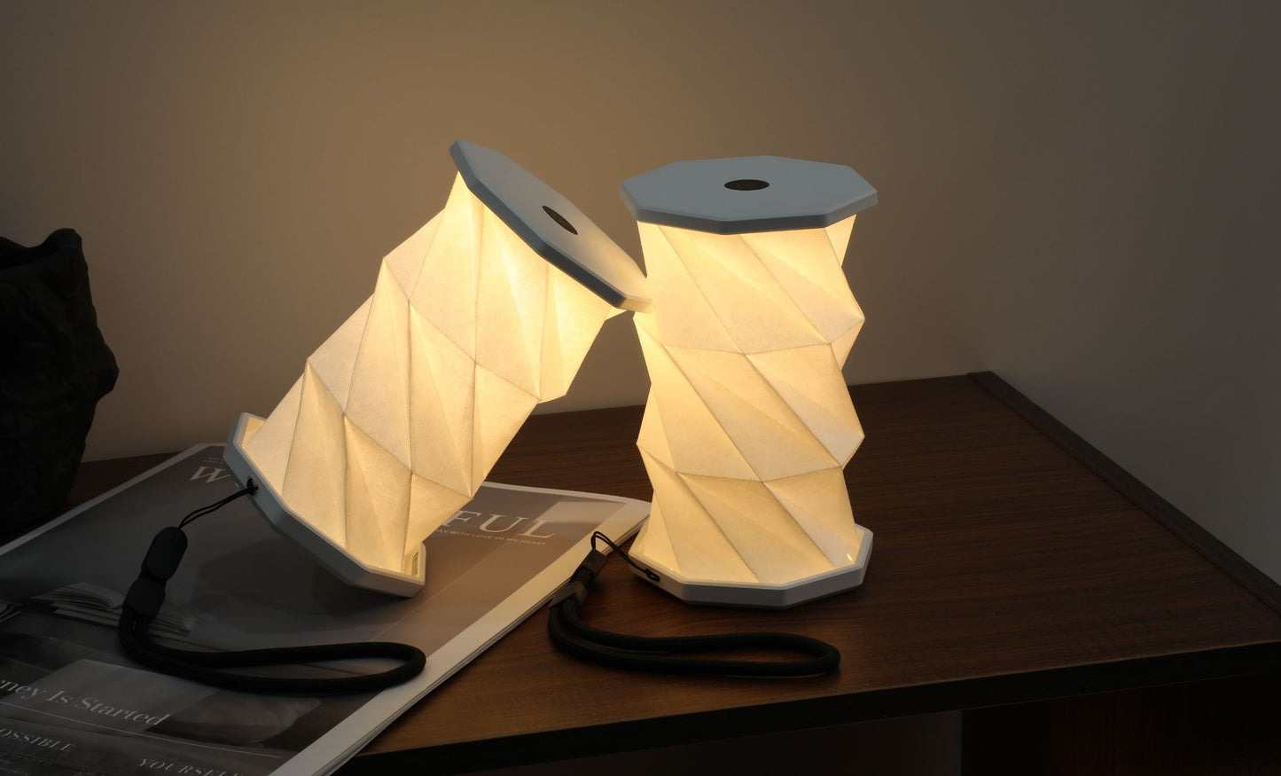 Mini Twist Hexagon Light - Lunar White