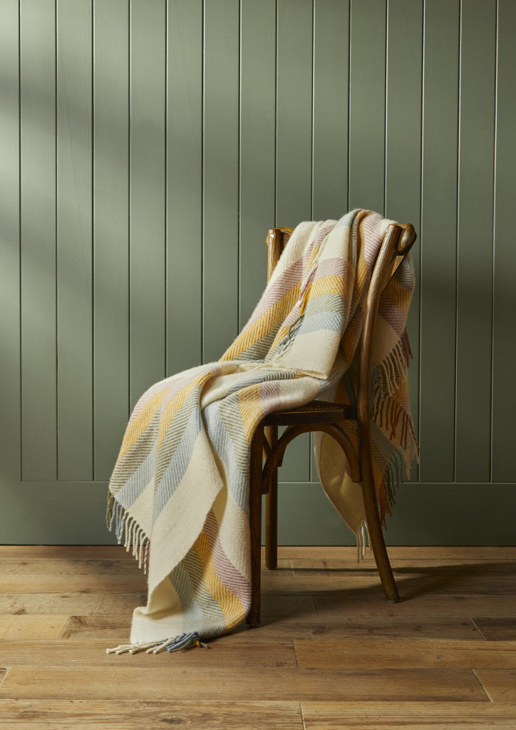 Stripe primrose throw