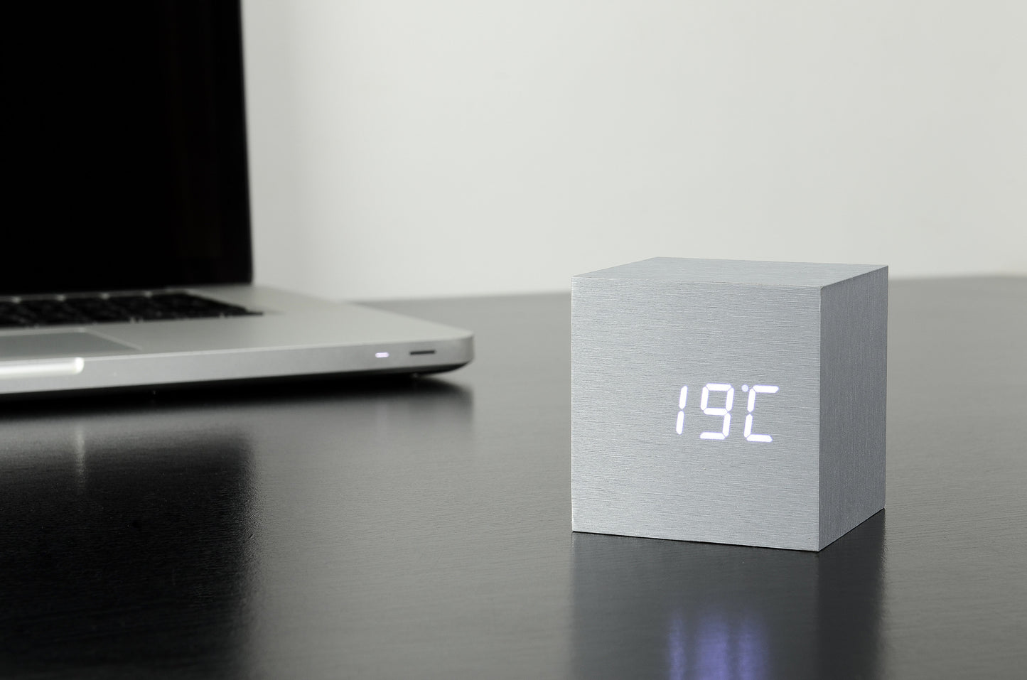 Cube Click Clock - Aluminium